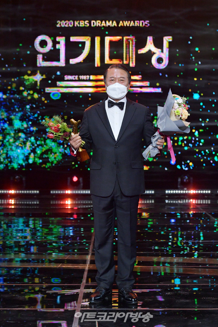 '2020 KBS 연기대상' 대상(천호진) 2020.12.31 제공 KBS
