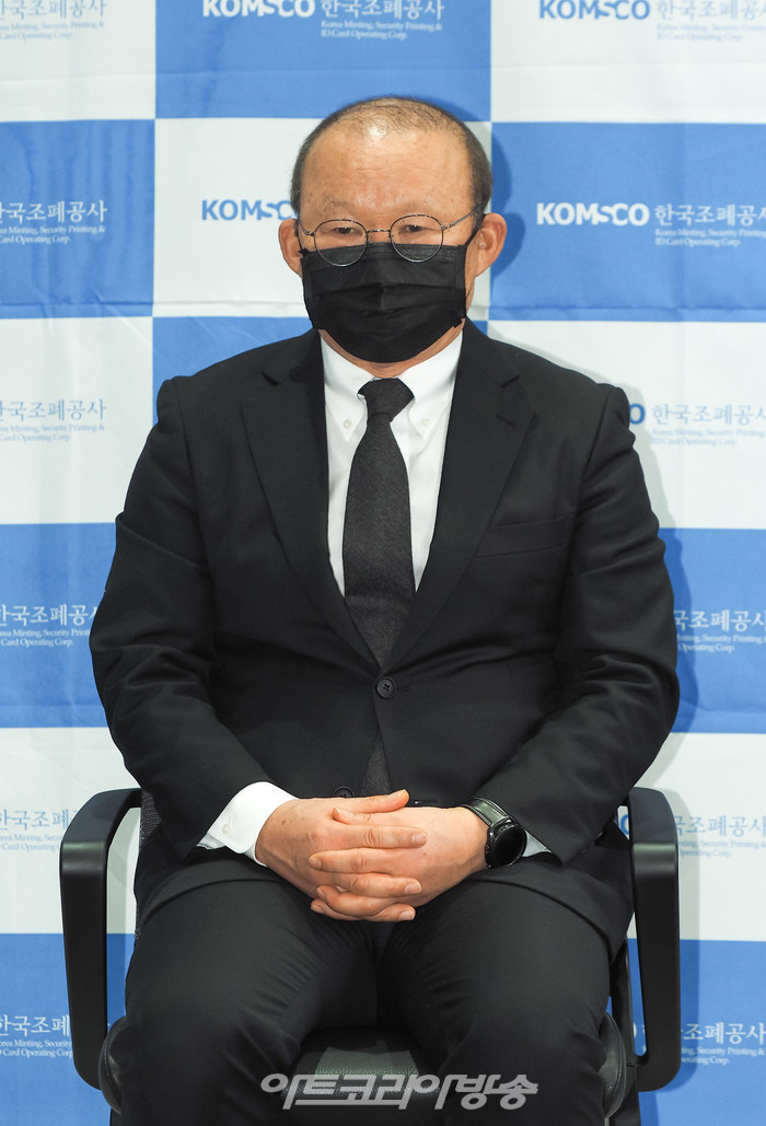 2월 1일 오전 서울 마포구 조폐공사 서울사옥 1층 '오롯·디윰관'에서 열린 '박항서 감독 기념메달식'에서 박항서 감독이 참석했다. 2021.02.01 ⓒ아트코리아방송 이용선 기자