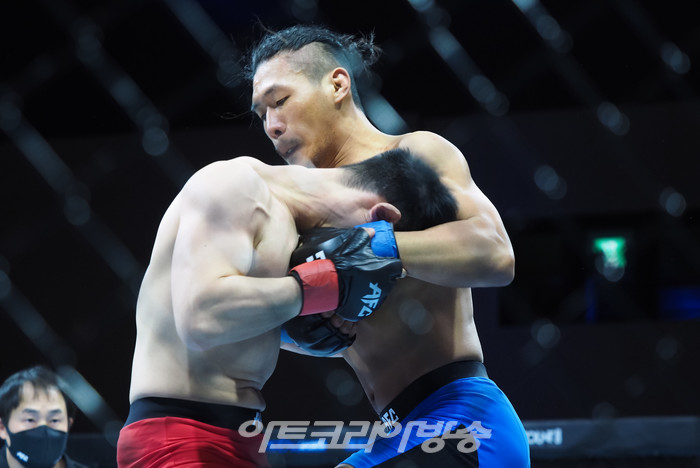 AFC 15 MMA 라이트급 (김경록 vs 오수환) 2021.02.26 ⓒ아트코리아방송 이용선 기자