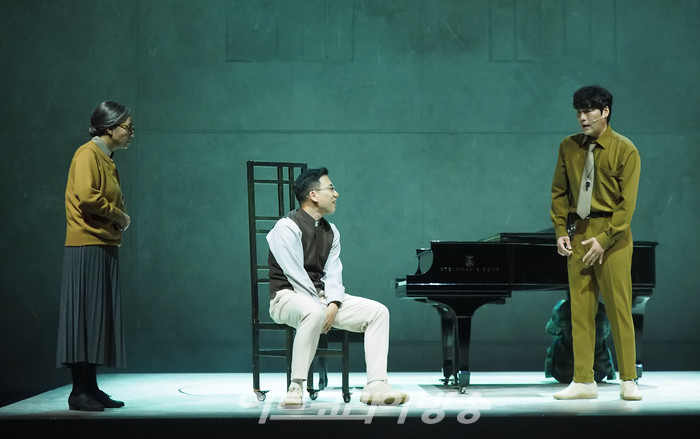 뮤지컬 '포미니츠' 프레스콜(크뤼거 역 김선경, 교도소장 역 김늘봄, 뮈체 역 정상윤). 2021.04.13 ⓒ아트코리아방송 이용선 기자