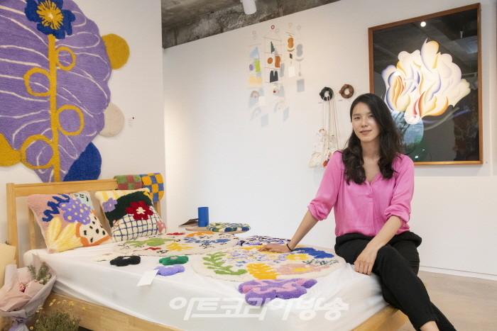 우유경 개인전 Youkyung Woo ‘abstract flowers in my garden'