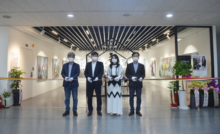 김형진(영선갤러리),김용덕(영통구청장),조영순,김철수(매탄2동장)