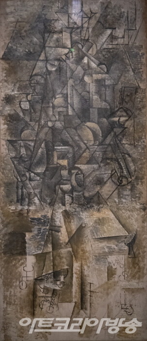 만돌린을 든 남자-1911 가을, 파리 캔버스에 유화 162*71cm 파리 국립피카소미술관