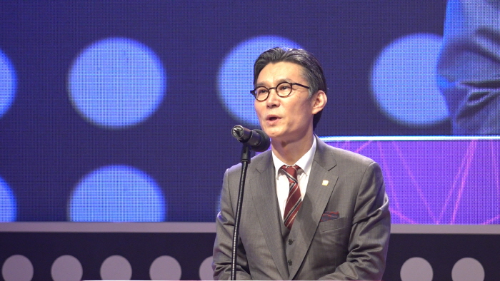 한국예총, '제34회 대한민국 예술 문화대상' 시상식 개최-이범헌 회장이 인사말을 하고 있다.