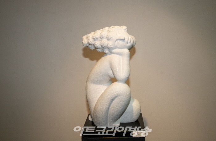 고수영 조각展 ‘향기’-토루소 이탈리아 대리석