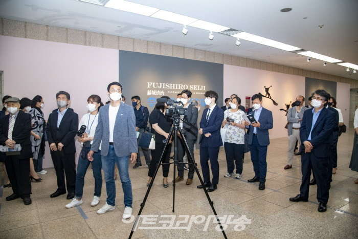후지시로세이지 '빛과 그림자의 환타지'전 오프닝 행사
