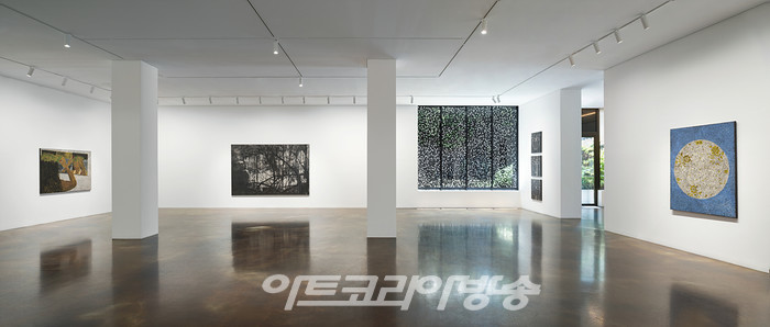 국제갤러리 2관(K2) 다니엘 보이드 개인전《보물섬(Treasure Island)》 설치전경이미지 제공: 국제갤러리