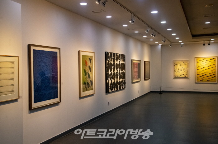 'Koeran Contemporary 24 Artists'전