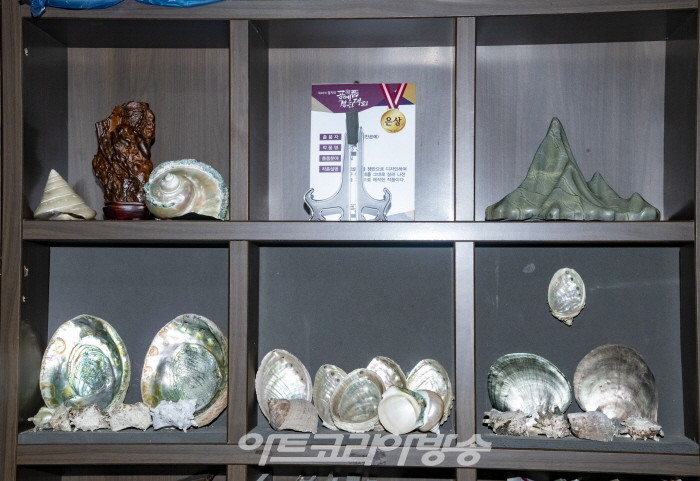 끊음질 기법의 달인' 황삼용) 작가, 아트코리아방송이 선정한 대한민국문화예술대상 공예부문 수상