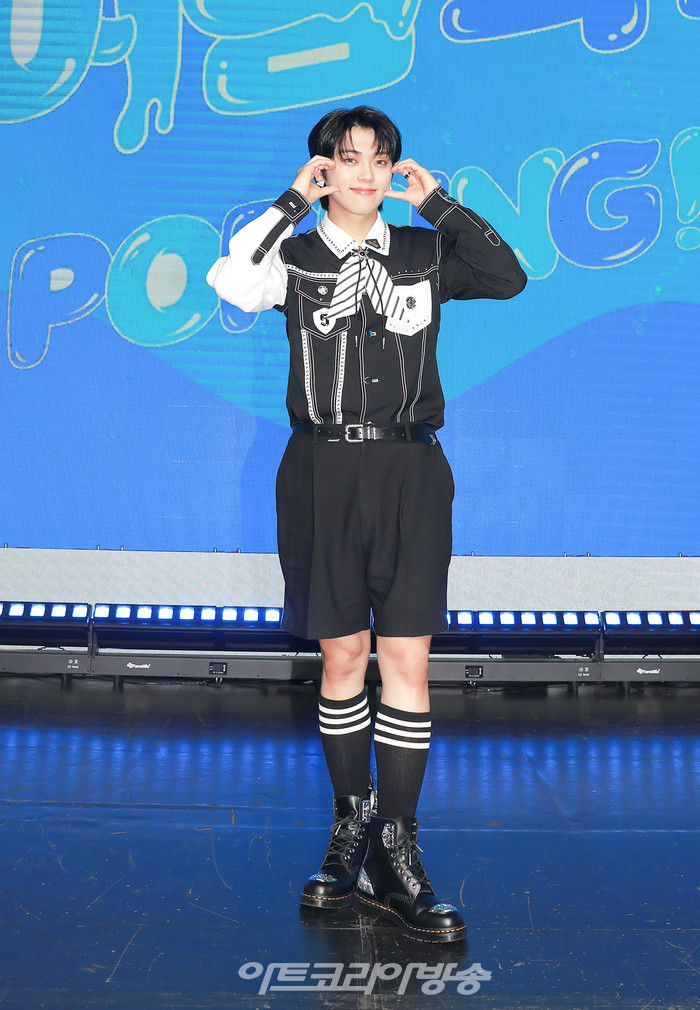 온앤오프(ONF) 엠케이 'POPPING' 쇼케이스 제공 WM엔터테인먼트