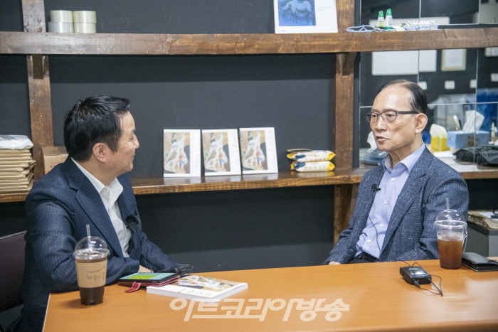 김종근 미술평론가와 한국생활연극협회 정중헌 이사장