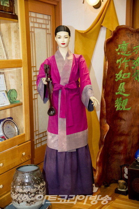 전통 복식 부문 김현숙 명인 '옷이 곧 사람이다'