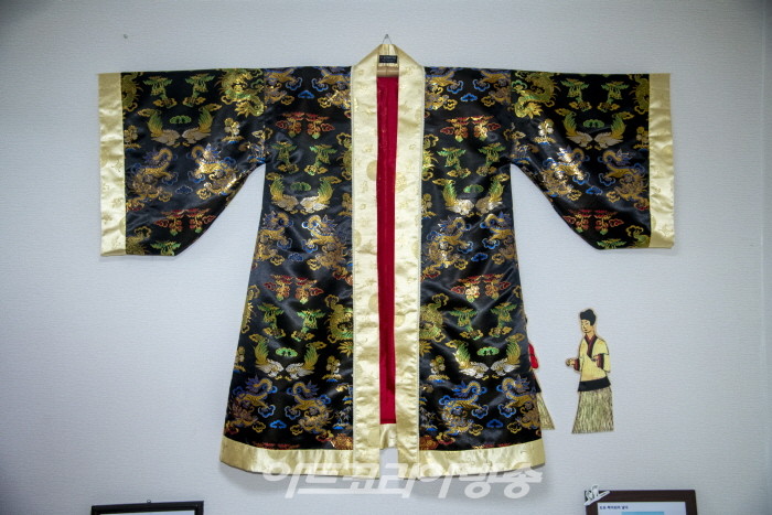 전통 복식 부문 김현숙 명인 '옷이 곧 사람이다'