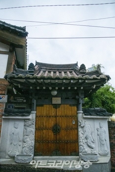 전통 복식 부문 김현숙 명인 '옷이 곧 사람이다'