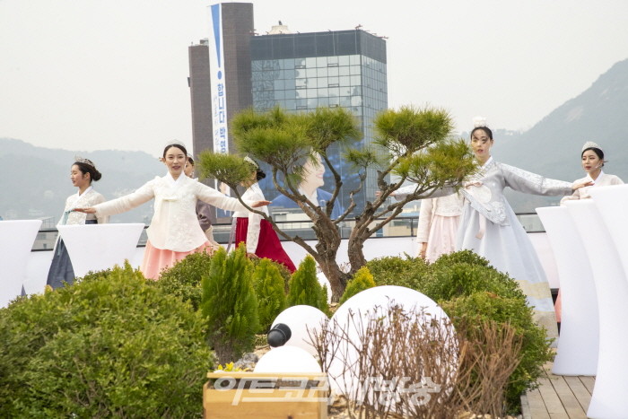 6층 르프랑 르프탑 오프닝 한복패션쇼