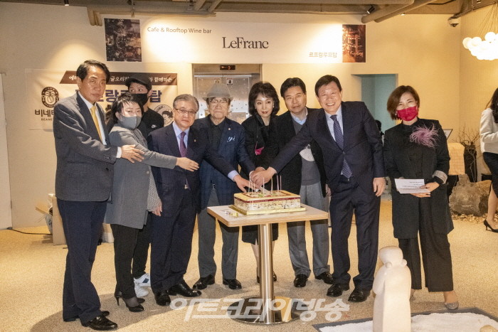 르프랑 르프탑 오프닝에 참석한 귀빈들