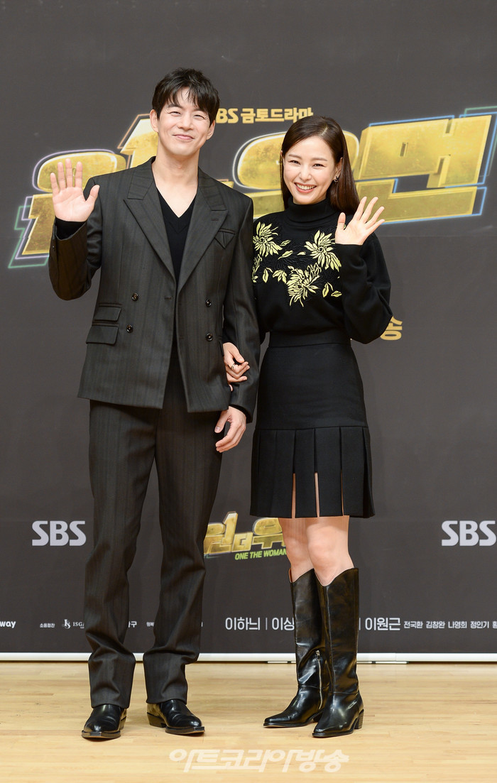 SBS 새 금토드라마 '원 더 우먼' 제작발표회(이상윤, 이하늬) 제공 SBS