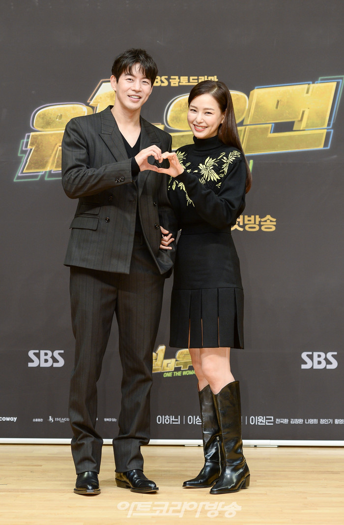 SBS 새 금토드라마 '원 더 우먼' 제작발표회(이상윤, 이하늬) 제공 SBS