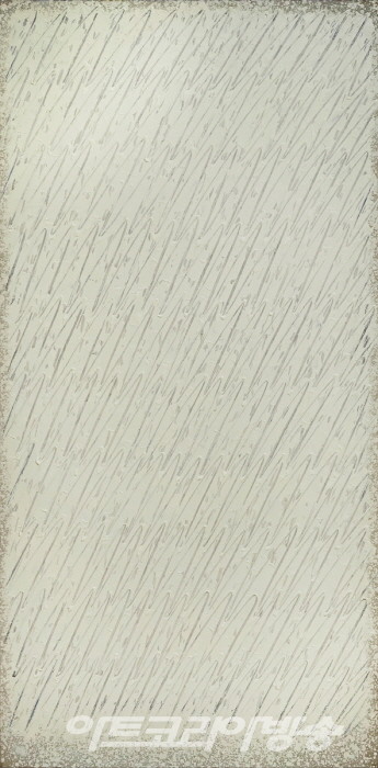 박서보(b.1931)1985Pencil and oil on canvas150 x 75 cmPrivate collection이미지 제공: 국제갤러리