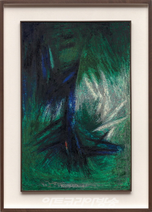 유영국(1916-2002)1961Oil on canvas100.5 x 65 cmCourtesy of Yoo Youngkuk Art Foundation and Kukje Gallery사진: 안천호이미지 제공: 국제갤러리