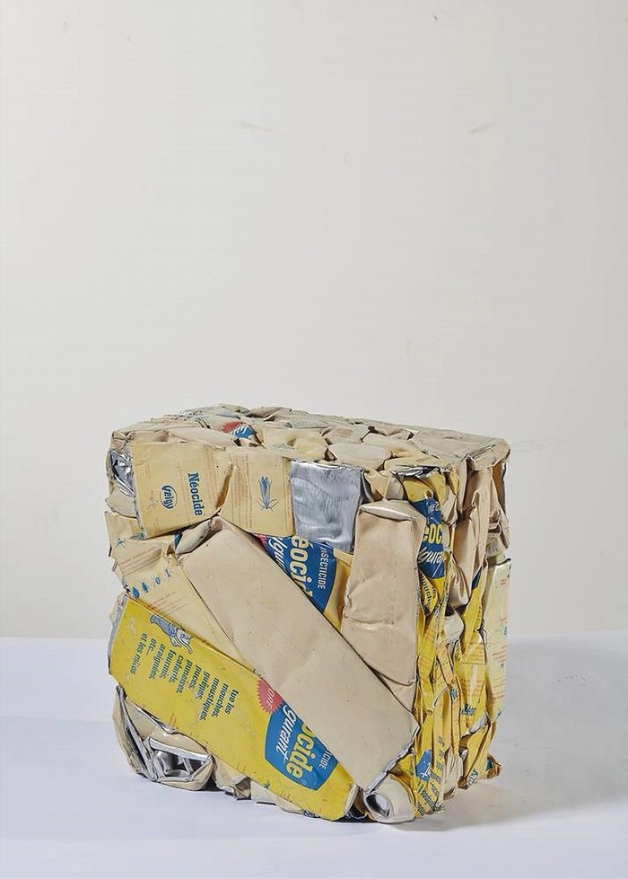 Cesar, Compression, 1970. 살충제 캔의 압축, 36x36x20cm. 의례 갤러리 GP & N Vallois, 파리, 크레딧;DR.