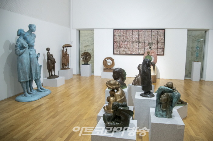  백현옥 조각가 전시장 풍경