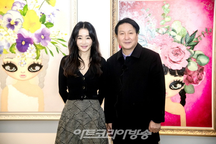 마리킴과 김종근 미술평론가