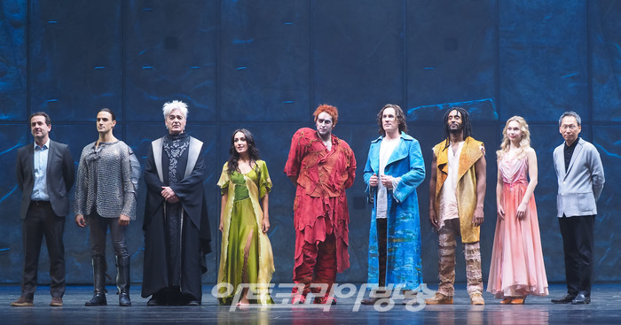 뮤지컬 '노트르담 드 파리' 프렌치 오리지널 내한 프레스콜 행사(프로듀서 니콜라 타라, 페뷔스 역 지안마르코 스키아레띠, 프롤로 역 다니엘 라부아, 에스메랄다 역 엘하이디 다니, 콰지모도 역 안젤로 델 비키오, 그랭구아르 역 리샤르 샤레스, 클로팽 역 제이, 플뢰르 드 리스 역 엠마 르핀, 마스트 엔터테인먼트 김용관 대표) 2021.11.18 사진 ⓒ아트코리아방송 이용선 기자