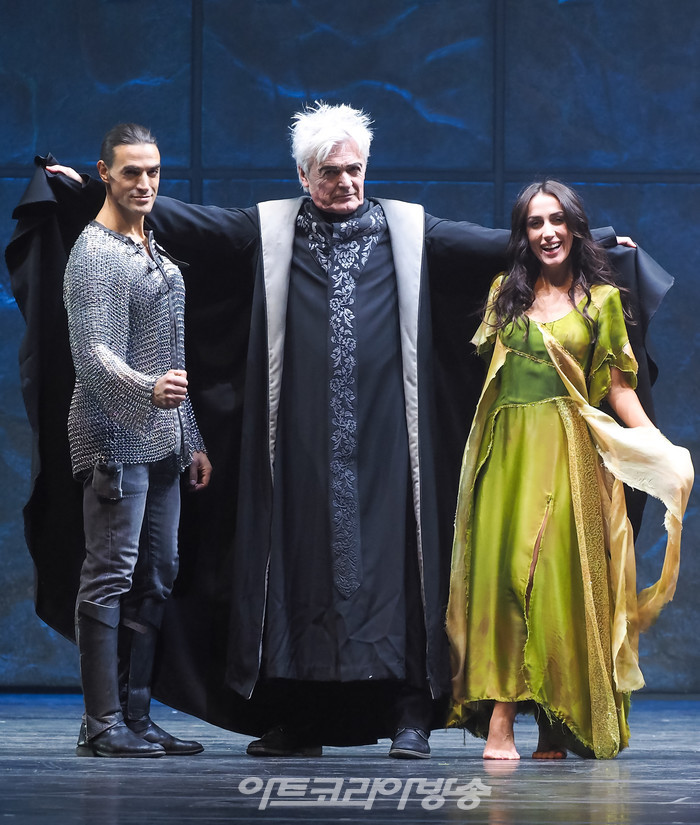 뮤지컬 '노트르담 드 파리' 프렌치 오리지널 내한 프레스콜 행사(프로듀서 니콜라 타라, 페뷔스 역 지안마르코 스키아레띠, 프롤로 역 다니엘 라부아, 에스메랄다 역 엘하이디 다니) 2021.11.18 사진 ⓒ아트코리아방송 이용선 기자