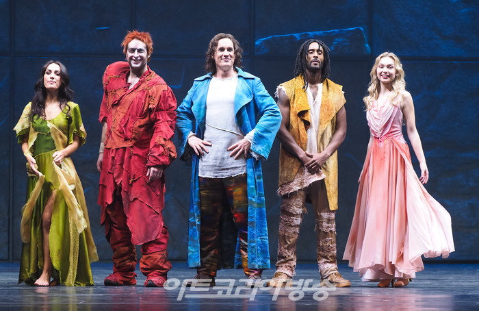 뮤지컬 '노트르담 드 파리' 프렌치 오리지널 내한 프레스콜 행사(에스메랄다 역 엘하이디 다니, 콰지모도 역 안젤로 델 비키오, 그랭구아르 역 리샤르 샤레스, 클로팽 역 제이, 플뢰르 드 리스 역 엠마 르핀) 2021.11.18 사진 ⓒ아트코리아방송 이용선 기자