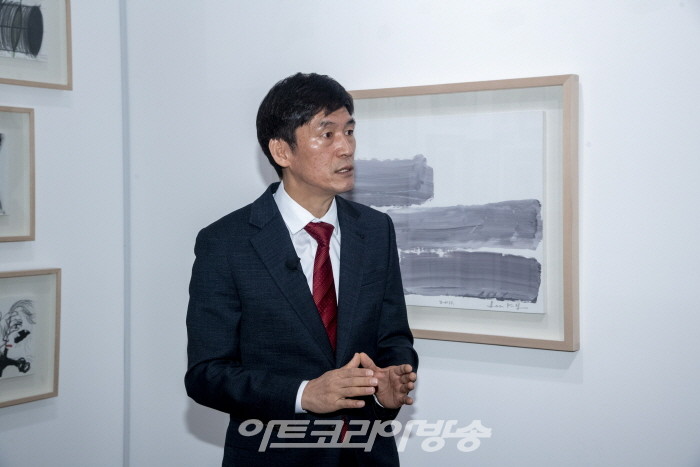 한국의 찰스 사치, `김수열 아산갤러리 대표`