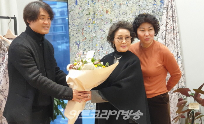 남기희 개인전, 패션과 콜라보 ‘LOOK’ 무하유지향無何有之鄕-임은정 대표 가족과 함께