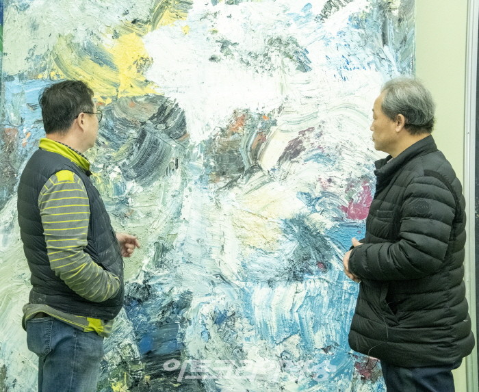 송주한 작가의 작업 중인 작품들