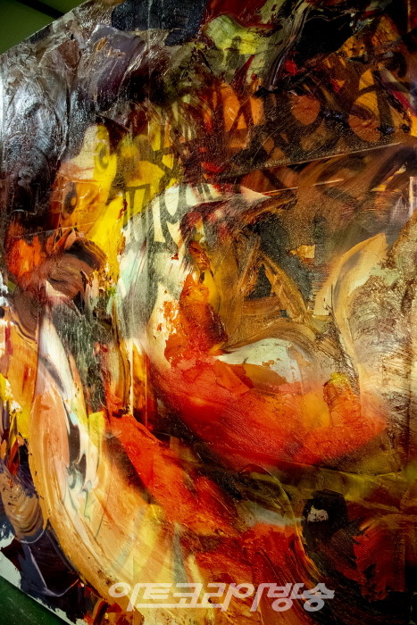 송주한 작가의 작업 중인 작품들