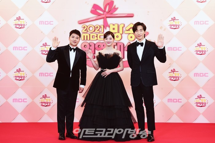2021 MBC 방송연예대상' 시상식(전현무, 김세정, 이상이) 제공 MBC