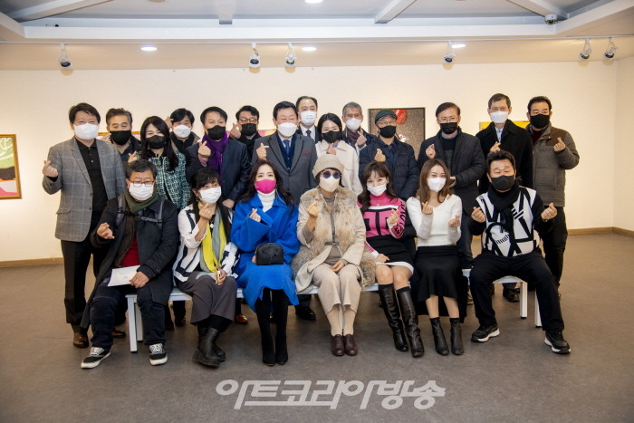 Art, Enter tainer '별모아 스타작가'展-단체사진
