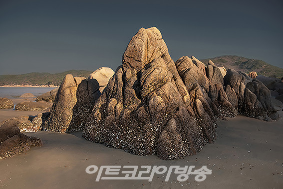 사이_between  이지혜. 최미향. 오혜련 사진전