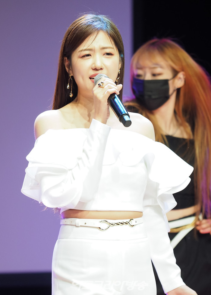 정다경 '가라 그래' 쇼케이스 중 '가라 그래' 무대. 2022.01.13 사진 ⓒ아트코리아방송 이용선 기자