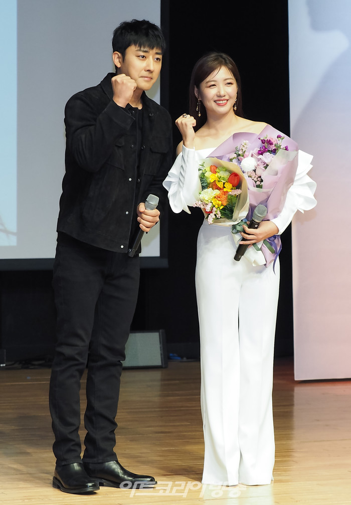 정다경 '가라 그래' 쇼케이스에 응원차 참석한 배우 손호준. 2022.01.13 사진 ⓒ아트코리아방송 이용선 기자