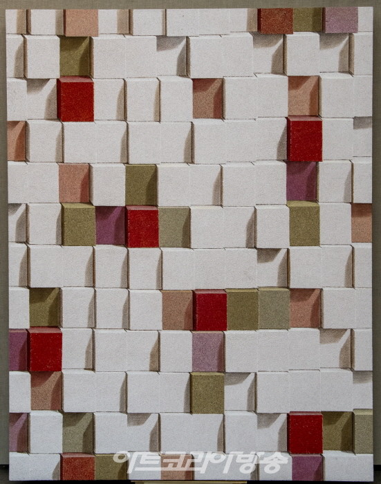 김강용 작가 '리얼리티를 넘어 단순과 컬러로'