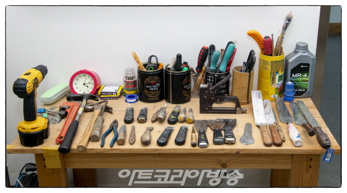 김강용 작가 '리얼리티를 넘어 단순과 컬러로'