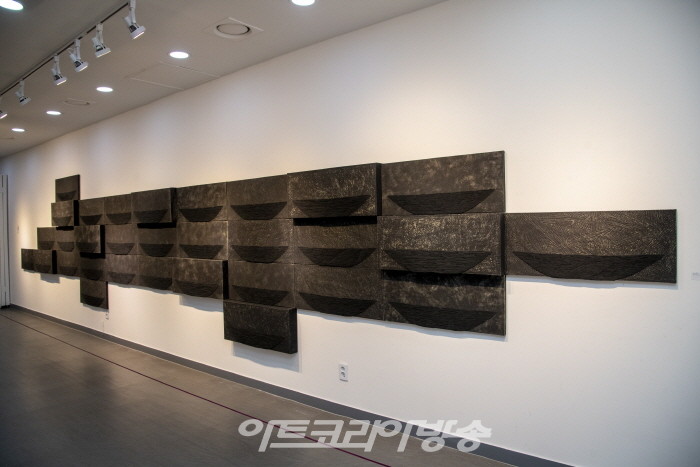 김순철 개인전 'About wish' 한지에 채색과 바느질