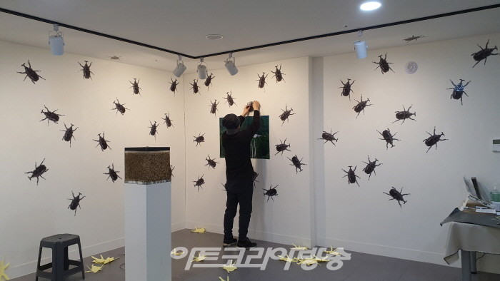 유벅작가 전시 설치20220210_143520058_05