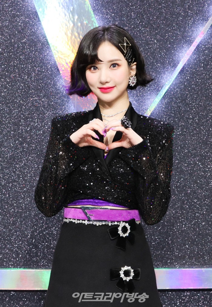 비비지(VIVIZ) '빔 오브 프리즘(Beam Of Prism)' 쇼케이스(은하) 2022.02.09 제공 빅플래닛메이드