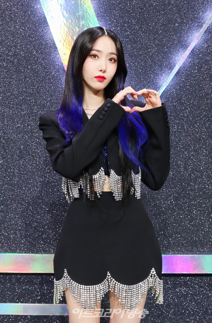 비비지(VIVIZ) '빔 오브 프리즘(Beam Of Prism)' 쇼케이스(신비) 2022.02.09 제공 빅플래닛메이드