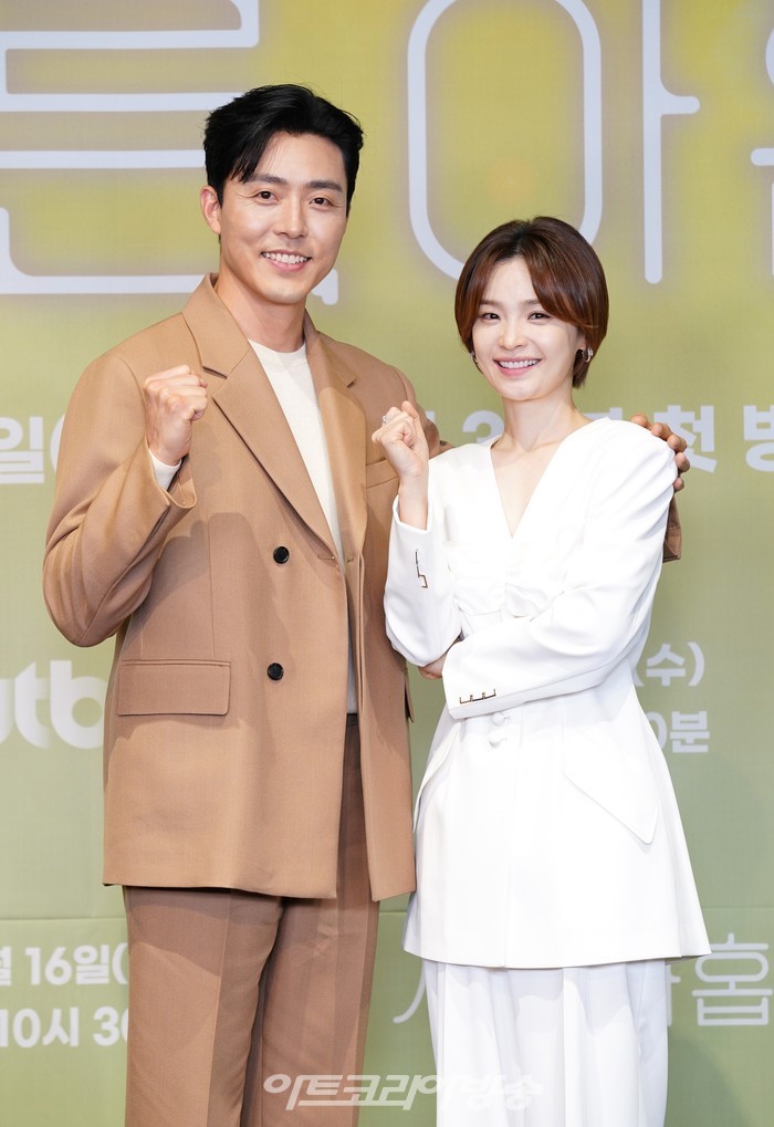 JTBC 새 수목드라마 '서른, 아홉' 제작발표회(이무생, 전미도) 2022.02.15 제공 JTBC