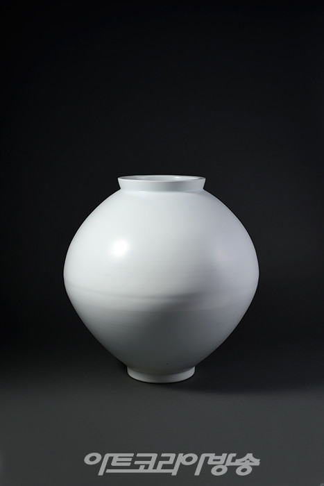 조병호, 설백자 달항아리, 48x48x49cm, 2015