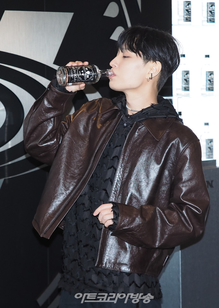 가수 쌈디가 25일 오전 서울 영등포구 여의도 더 현대 서울에서 열린 '원소주 팝업 스토어' 오픈 행사에 참석했다. 2022.02.25 사진 ⓒ아트코리아방송 이용선 기자