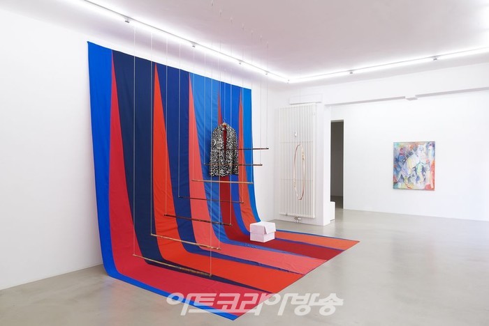 울라 폰 브란덴부르크, 그로세 뷔네, 2021년, © 예술가이자 마이어 리거 베를린 칼스루에​