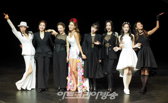 뮤지컬 '프리다' 프레스콜' (사진 왼쪽부터 리사, 전수미, 김소향, 최정원, 임정희, 정영아, 최서연, 황우림) 2022.03.03 사진 ⓒ아트코리아방송 이용선 기자